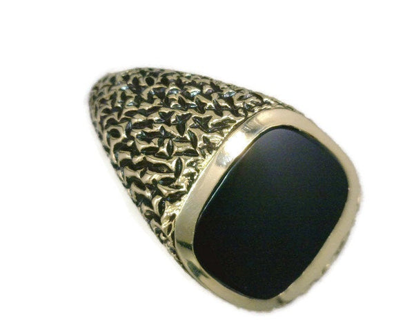 Men's Vintage Ring Black Onyx 14 Karat Yellow Gold Brutalist-Textured Shapes Black Enamel Finish Mid-20th Century Jewelry 12.4 Grams Size 10.25
