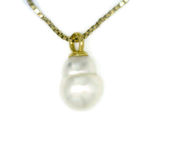 Cultured Saltwater White Pearl Pendant 18 Karat Yellow Gold Paspaley Pearl Fine Circle "The Snowman" 12-15 mm Wide 20 mm Long